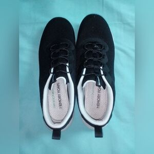 🖤🤍 UC Womens 9.5 Skechers Black Athletic Shoes with Memory Foam Casual Light